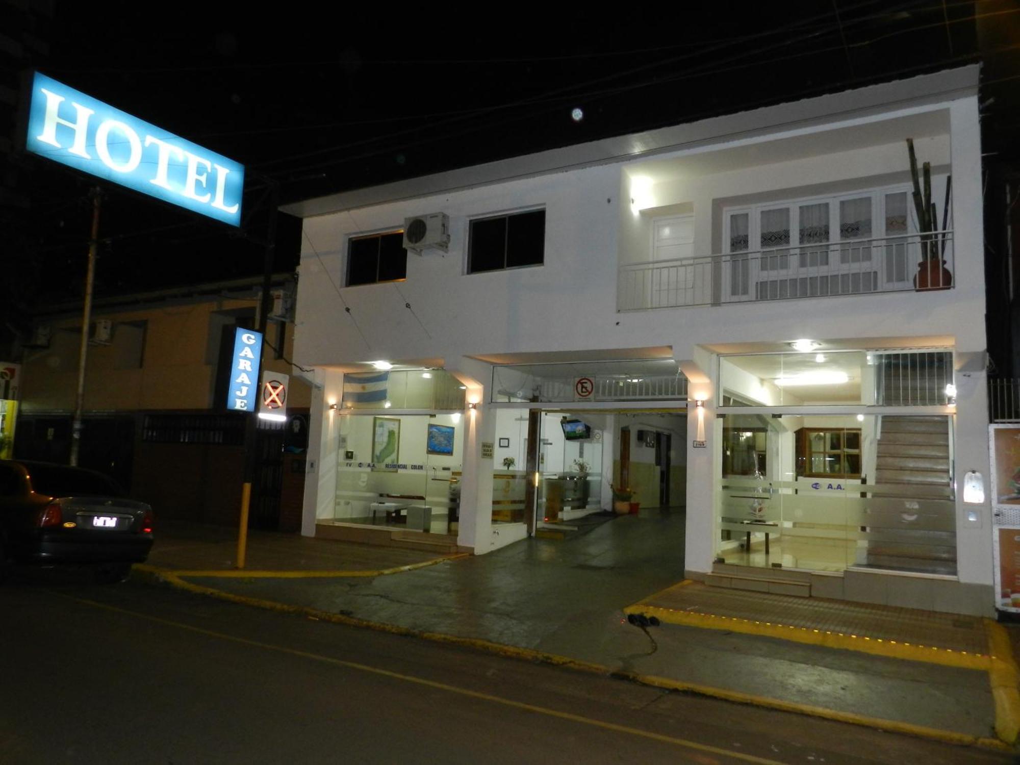 Hotel Colon Posadas Exteriér fotografie
